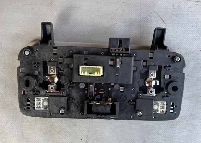 Плафон освещения салона Глонасс Киа Рио 4 92850-4Y000