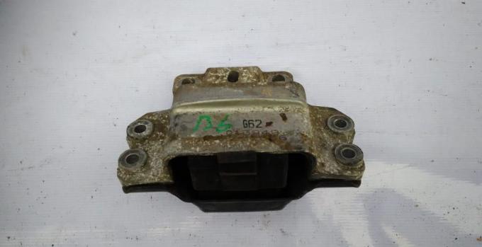 Опора двигатель VAG Audi фольксваген пассат В6 3c0199555p