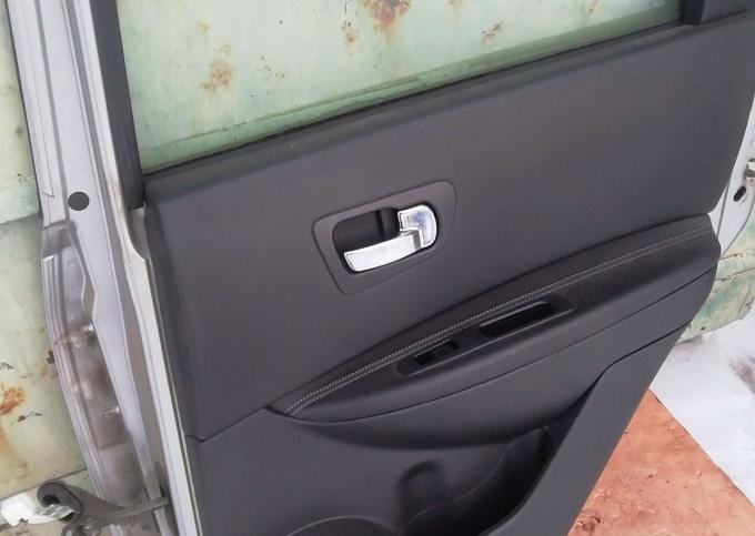 Дверь задняя правая сборе Nissan Qashqai J10