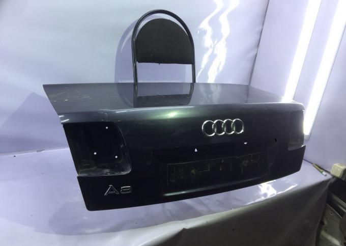 Крышка багажник Audi A 8 D3