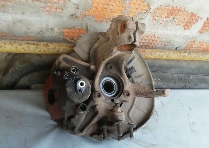 Кулак поворотный правый Skoda Octavia A5 cdaa 1K0407256AA