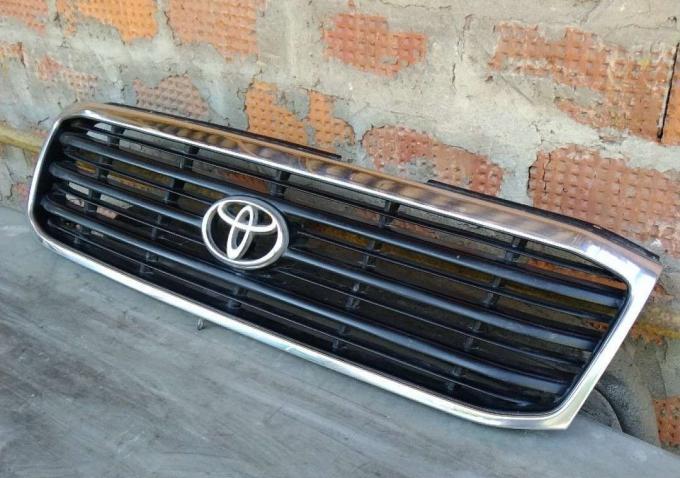 Решетка радиатора Toyota Land Cruiser 100 5311160350