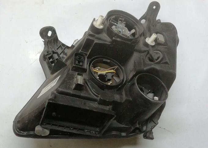 Фара правая Opel Meriva A 2006-2010 93321053