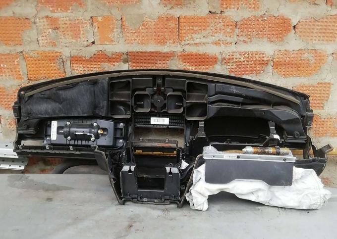 Торпедо панель Mercedes W204 C204 C-class 2046803787