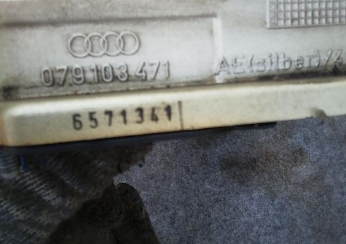 Крышка клапанная гбц Audi A8 4.2 cdra 079103471AH