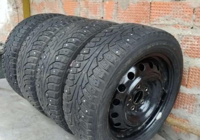 Nokian Nordman 5 205/55 R16 на диске Hyundai Kia