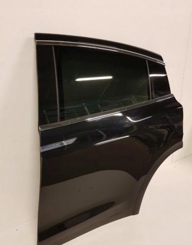 Tesla model X дверь задняя левая