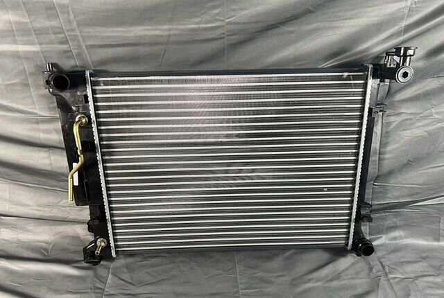 Радиатор охлаждения Kia Optima 4 JF 336699