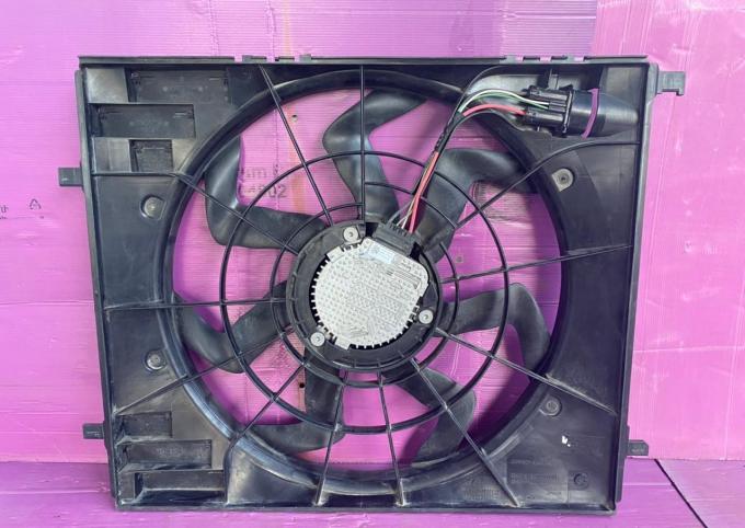 Вентилятор охлаждения радиатора Mercedes GLE 167 A1679061704