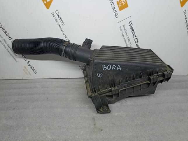 Корпус воздушного фильтра Volkswagen Bora 1J0129607AE