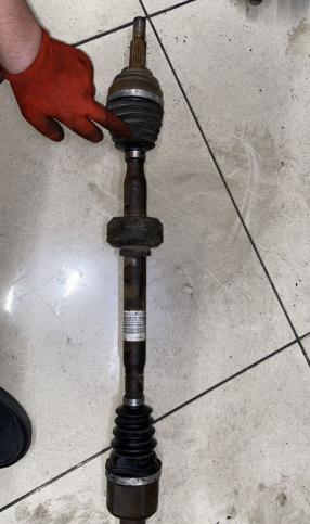 Полуось правая Reno Logan,Sandero,Nissan Almera 8200499306
