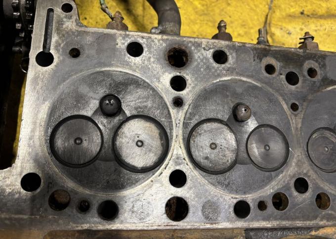 Головка блока Mercedes MB100, Bus T1 2.4D OM616