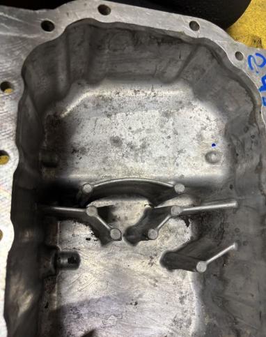 Поддон масляный Volvo V70,S80,XV70,S70 2.5TDi 074103603K