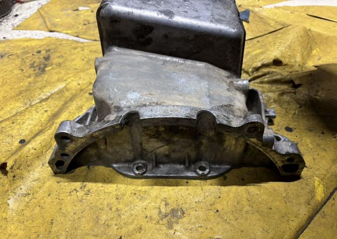 Поддон масляный Volvo V70,S80,XV70,S70 2.5TDi 074103603K