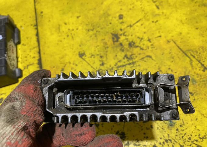 Блок управления двигателем Mercedes 2.6i M103 0280800210