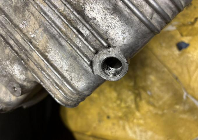 Поддон масляный Volvo V70,S80,XV70,S70 2.5TDi 074103603K