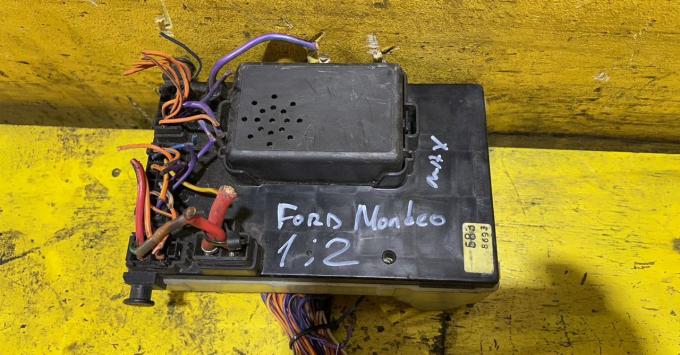 Блок предохранителей Ford Mondeo 1,2 Бензин 93BG-14K150-AD