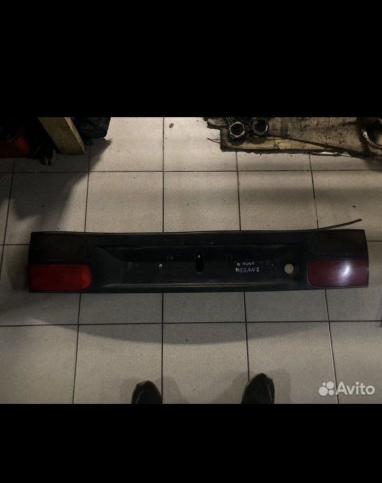 Накладка крышки багажника Renault Laguna 93-01 7703072198