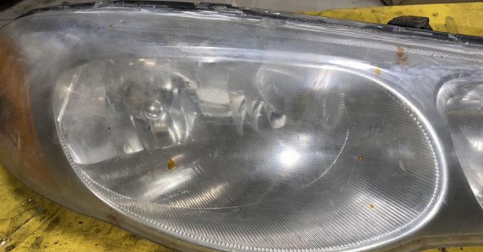 Фара передняя правая Chrysler Sebring 2004-2008