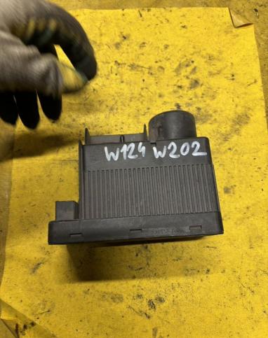 Компрессор центрального замка Mercedes W124,W202 2028000048