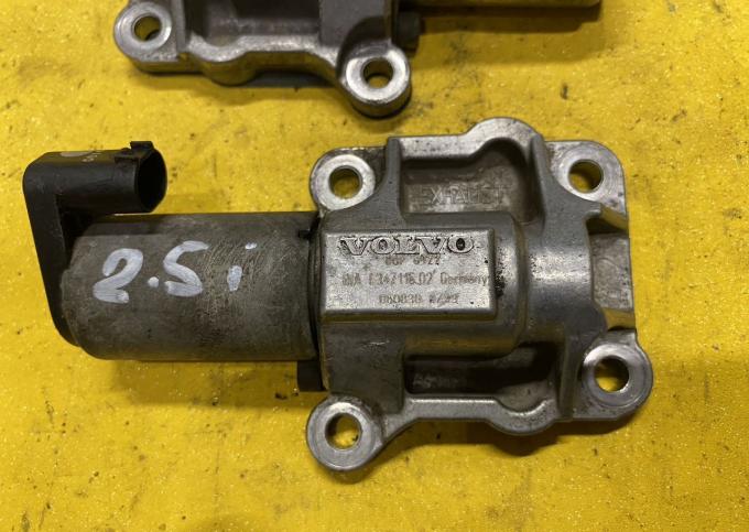 Клапан изменения фаз Volvo S60,S80,XC90 2.4,2.5i 8670421