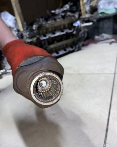 Полуось правая Reno Logan,Sandero,Nissan Almera 8200499306