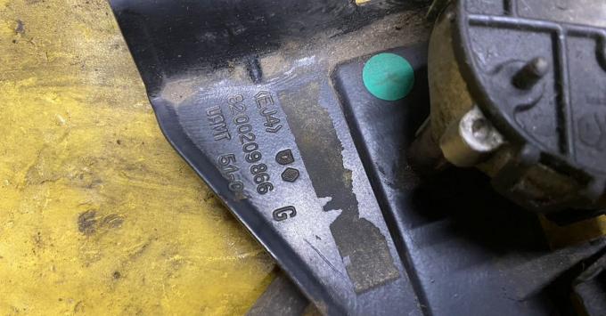 Трапеция дворников Reno Duster,Sandero,Logan 8200209866