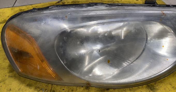 Фара передняя правая Chrysler Sebring 2004-2008