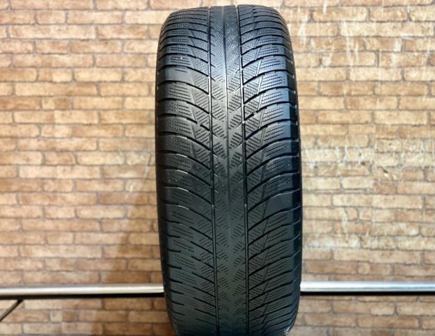 Bridgestone Blizzak LM-001 245/50 R19