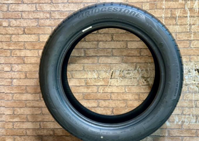 Bridgestone Blizzak LM-001 225/50 R17