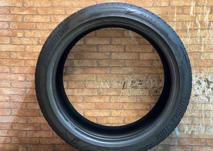 Bridgestone Blizzak LM-005 255/40 R20