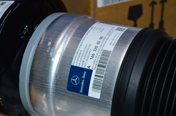 Пневмобаллон передний правый MB ML W166 GL X166 A1663200200
