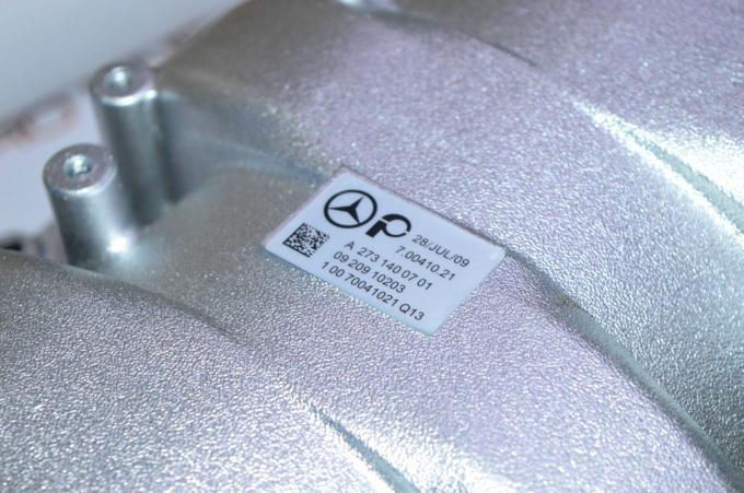 Впускной коллектор Mercedes M273 V8 A2731400701