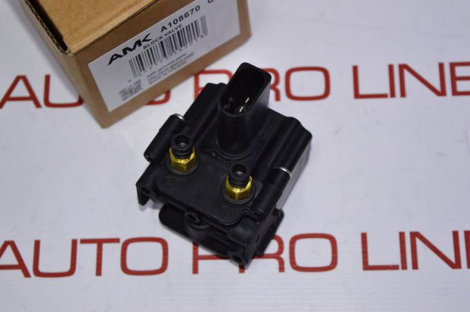 Блок клапанов пневмоподвески BMW X5 e70 X6 E71 37206789937