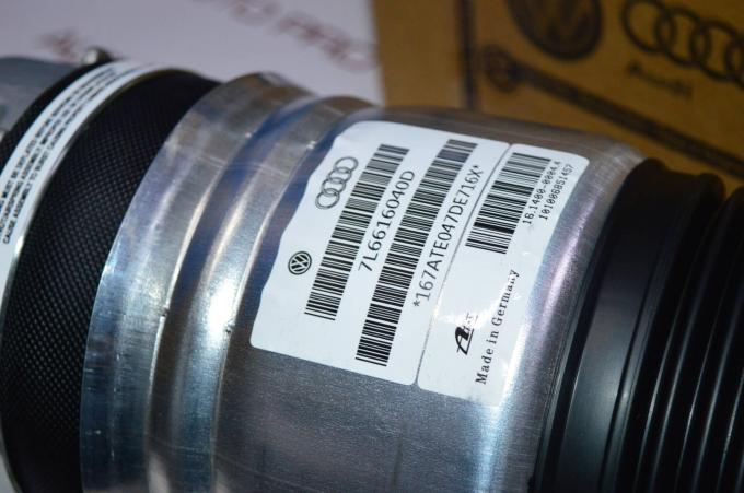Пневмобаллон передний правый VW Touareg 7L Audi Q7 7L6616040D