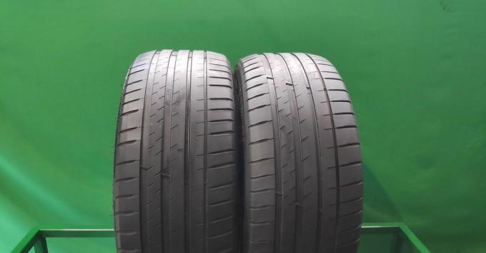 Michelin Pilot Sport 4 235/45 R18 98Y