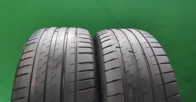 Michelin Pilot Sport 4 235/45 R18 98Y