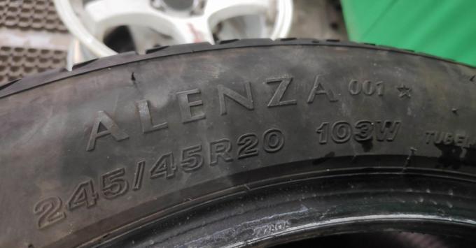 Bridgestone Alenza 001 245/40 R21 103W