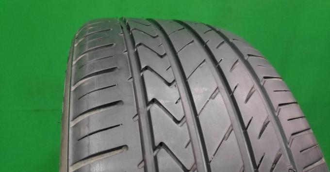 Lexani LX-Twenty 235/40 R19 96W