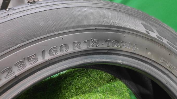 235/60 R18 Kumho Crugen Premium KL33 летние