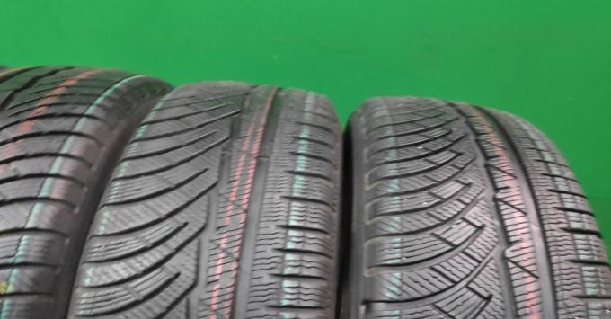 Michelin Pilot Alpin PA4 235/55 R18 104V