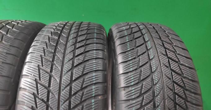 Bridgestone Blizzak LM-001 225/50 R18 95H