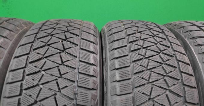 Bridgestone Blizzak DM-V2 275/55 R20 117T