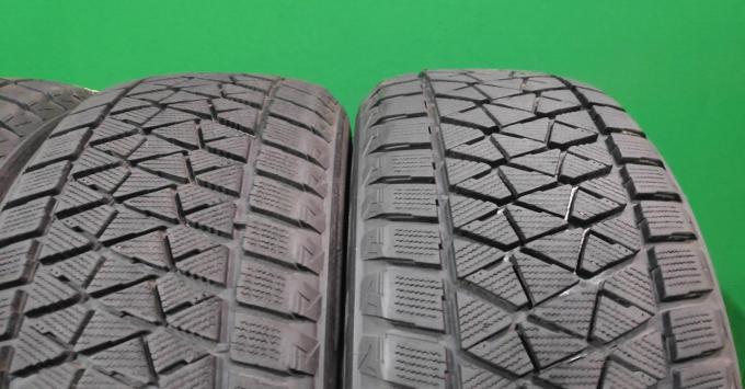 Bridgestone Blizzak DM-V2 275/55 R20 117T