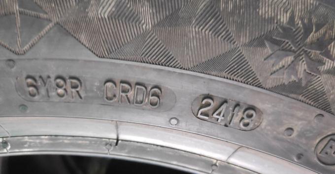 Continental ContiVikingContact 7 245/45 R17 99T