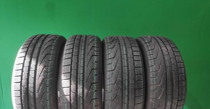 Pirelli Winter Sottozero 210 Serie II 225/50 R17 98T