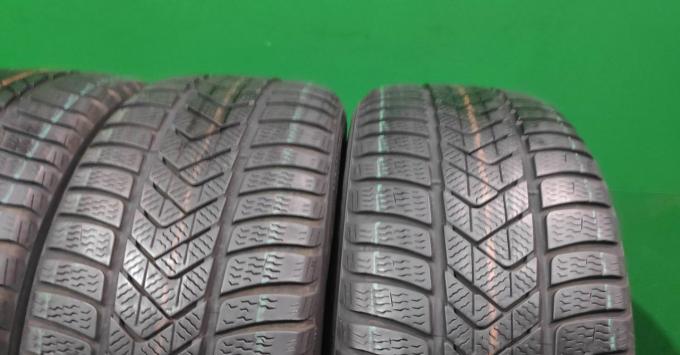 Pirelli Winter Sottozero 3 235/45 R18 98V