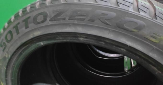 Pirelli Winter Sottozero 3 235/45 R18 98V