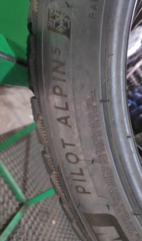 Michelin Pilot Alpin 5 235/40 R18 95W