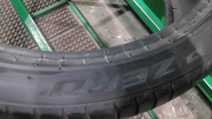 Pirelli P Zero PZ4 275/35 R22 104Y